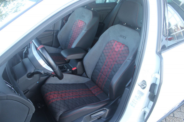 Volkswagen Golf 2.0 TSI GTI TCR | Dynaudio | DCC | ACC| Camera | 1e Lak
