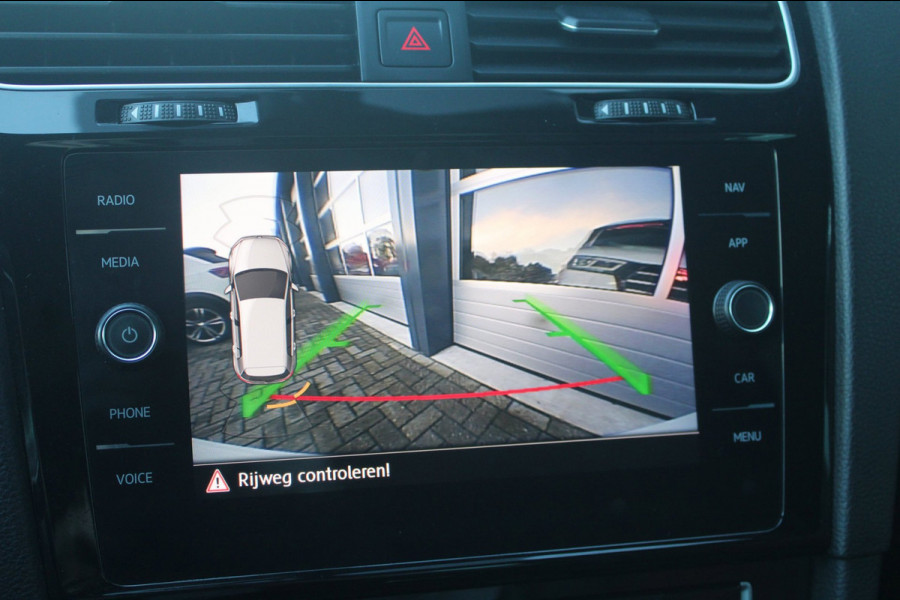 Volkswagen Golf 2.0 TSI GTI TCR | Dynaudio | DCC | ACC| Camera | 1e Lak