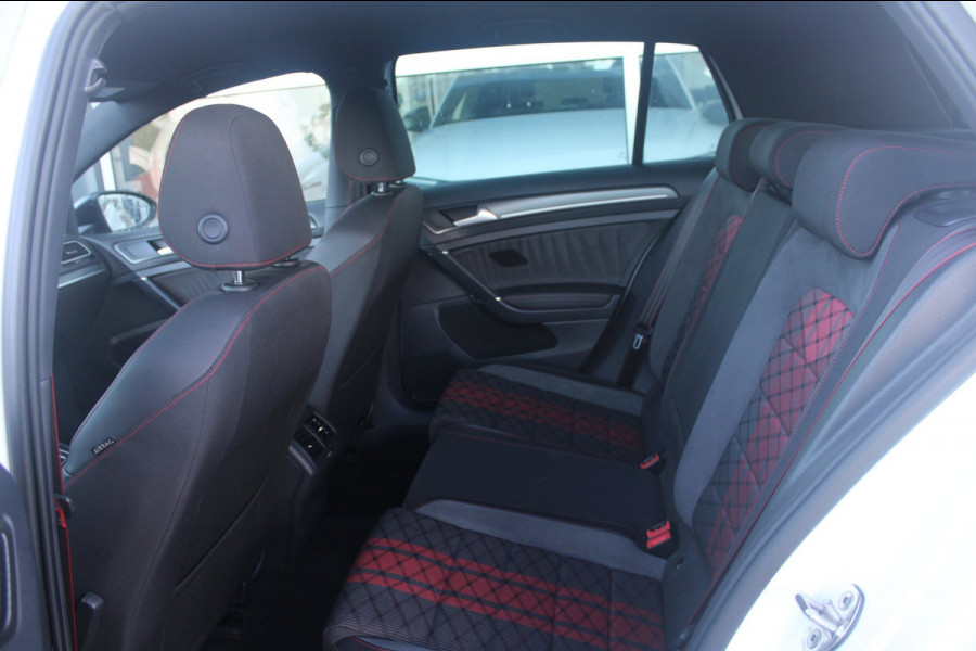 Volkswagen Golf 2.0 TSI GTI TCR | Dynaudio | DCC | ACC| Camera | 1e Lak