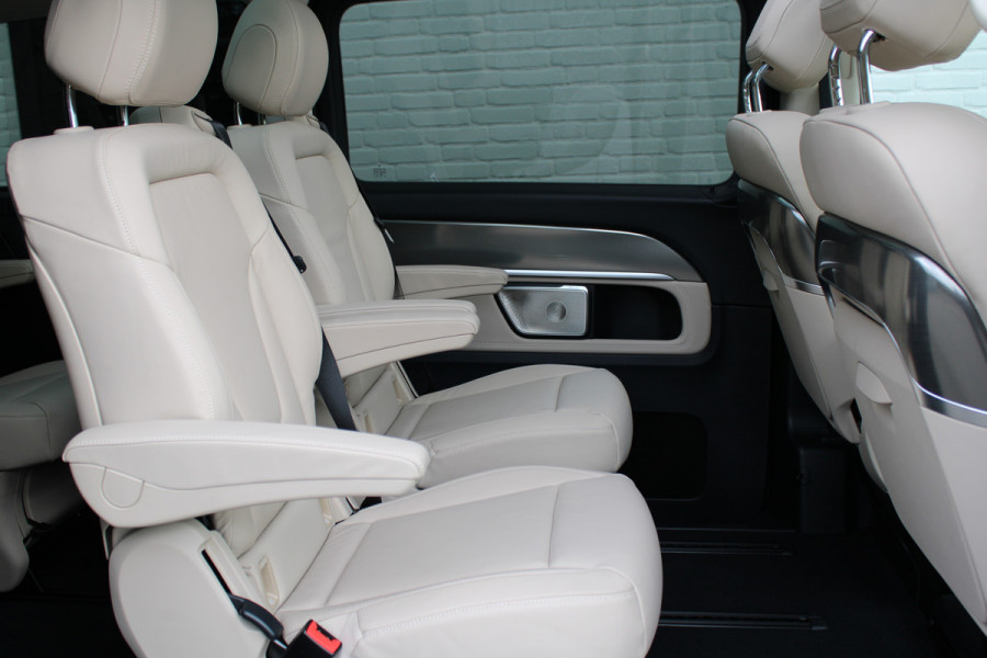 Mercedes-Benz V-Klasse 300d / AMG / Exclusive / 7-Pers / Pano / Luchtv / Elec Stoel / Burmester / Vol Opties / NIEUW!!