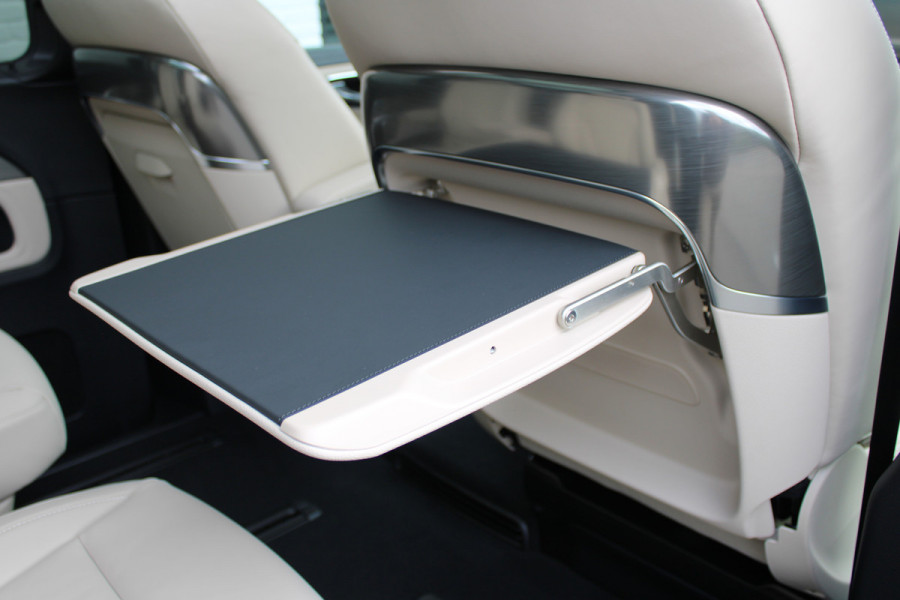 Mercedes-Benz V-Klasse 300d / AMG / Exclusive / 7-Pers / Pano / Luchtv / Elec Stoel / Burmester / Vol Opties / NIEUW!!
