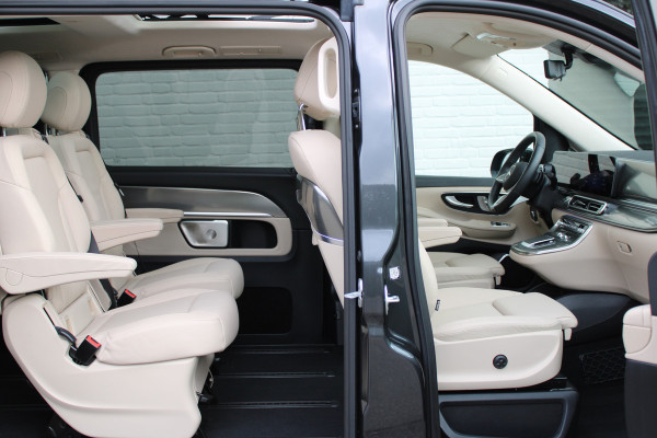 Mercedes-Benz V-Klasse 300d / AMG / Exclusive / 7-Pers / Pano / Luchtv / Elec Stoel / Burmester / Vol Opties / NIEUW!!