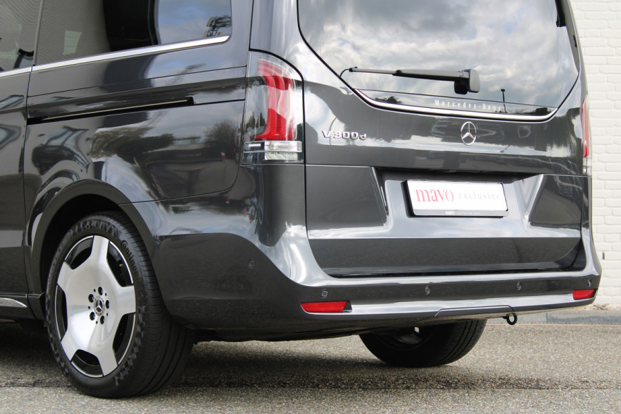 Mercedes-Benz V-Klasse 300d / AMG / Exclusive / 7-Pers / Pano / Luchtv / Elec Stoel / Burmester / Vol Opties / NIEUW!!