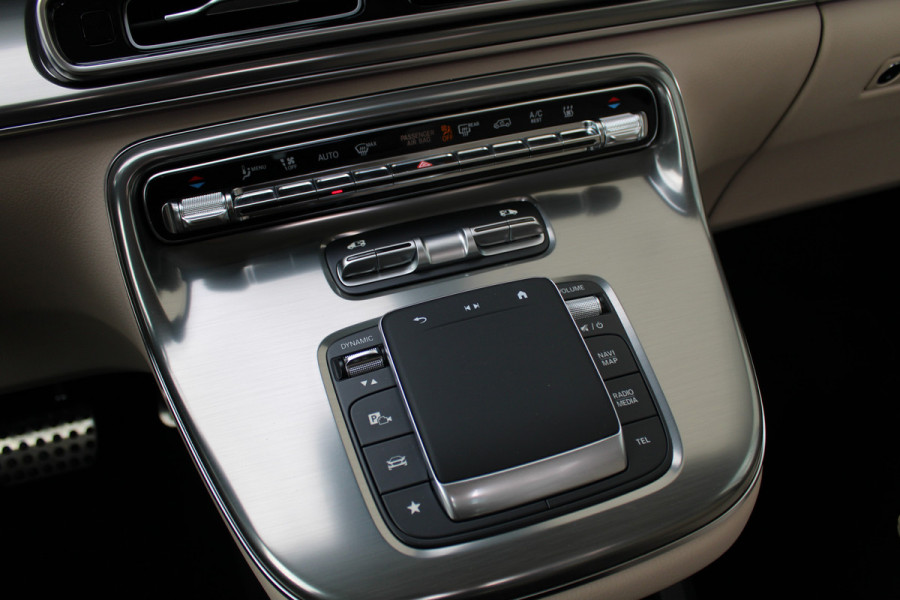Mercedes-Benz V-Klasse 300d / AMG / Exclusive / 7-Pers / Pano / Luchtv / Elec Stoel / Burmester / Vol Opties / NIEUW!!