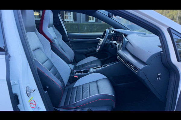 Volkswagen Golf 2.0 TSI GTI 245Pk Panoramadak Sportstoelen Leer Led-Xenon Camera