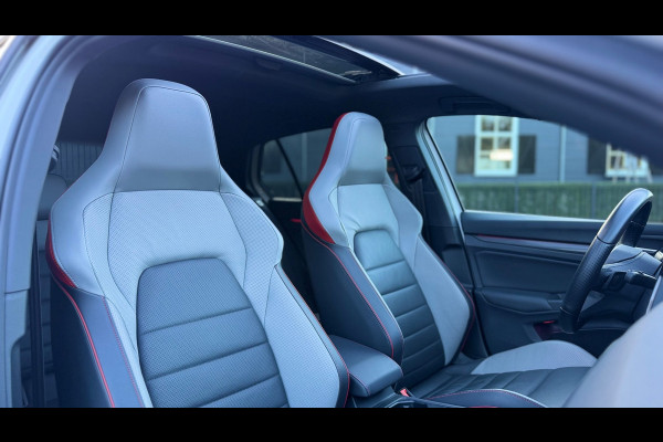 Volkswagen Golf 2.0 TSI GTI 245Pk Panoramadak Sportstoelen Leer Led-Xenon Camera