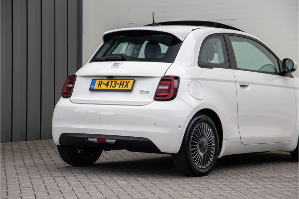Fiat 500 Icon 42 kWh Panorama, Carplay, Stoelverwarming