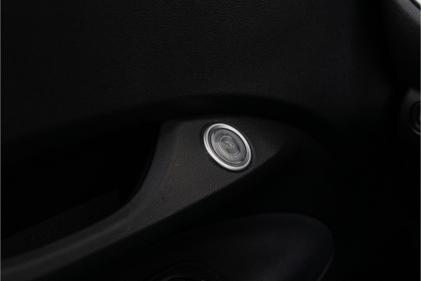 Fiat 500 Icon 42 kWh Panorama, Carplay, Stoelverwarming