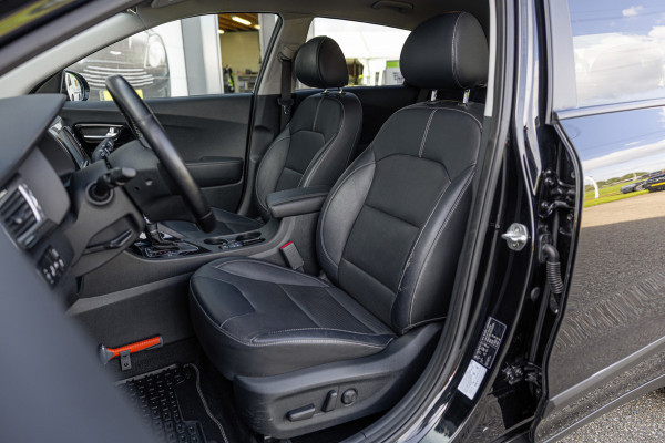 Kia Niro 1.6 GDi Hybrid ExecutiveLine / 61dkm NAP / Camera / Leer / Stoelverw. & Koeling / JBL Audio