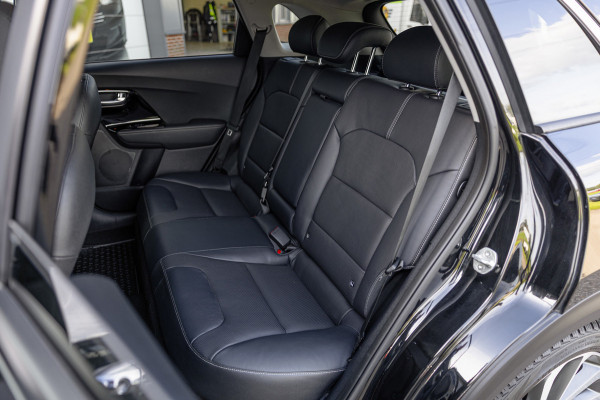 Kia Niro 1.6 GDi Hybrid ExecutiveLine / 61dkm NAP / Camera / Leer / Stoelverw. & Koeling / JBL Audio