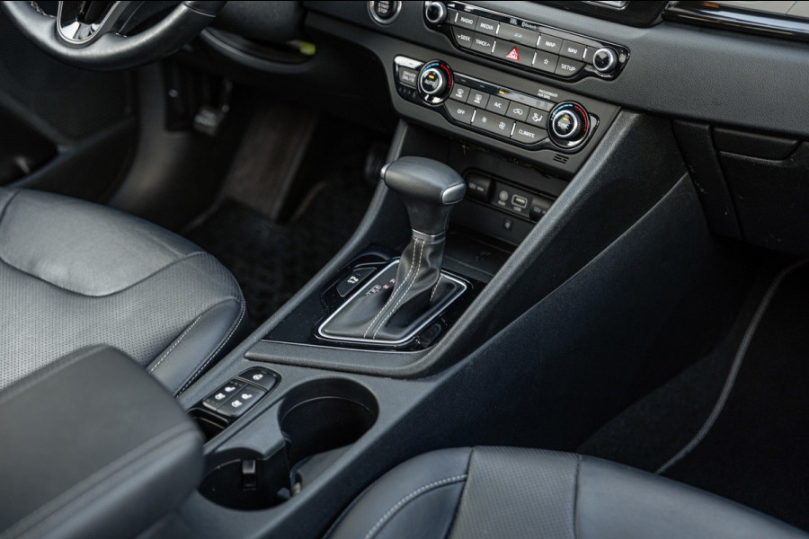 Kia Niro 1.6 GDi Hybrid ExecutiveLine / 61dkm NAP / Camera / Leer / Stoelverw. & Koeling / JBL Audio