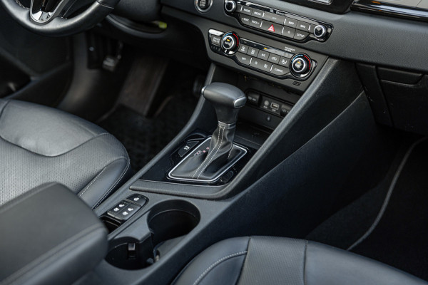 Kia Niro 1.6 GDi Hybrid ExecutiveLine / 61dkm NAP / Camera / Leer / Stoelverw. & Koeling / JBL Audio