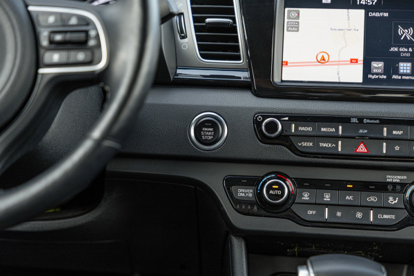 Kia Niro 1.6 GDi Hybrid ExecutiveLine / 61dkm NAP / Camera / Leer / Stoelverw. & Koeling / JBL Audio