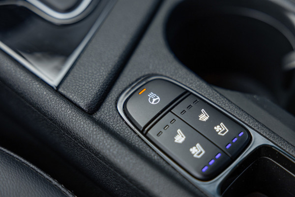 Kia Niro 1.6 GDi Hybrid ExecutiveLine / 61dkm NAP / Camera / Leer / Stoelverw. & Koeling / JBL Audio