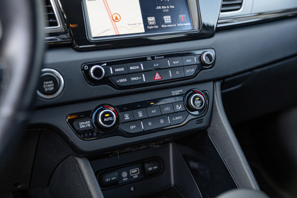 Kia Niro 1.6 GDi Hybrid ExecutiveLine / 61dkm NAP / Camera / Leer / Stoelverw. & Koeling / JBL Audio