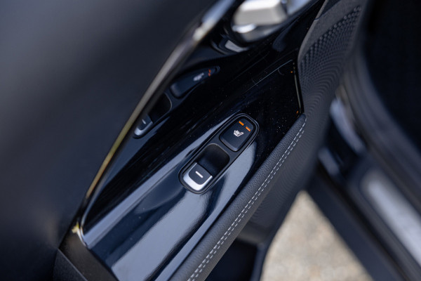 Kia Niro 1.6 GDi Hybrid ExecutiveLine / 61dkm NAP / Camera / Leer / Stoelverw. & Koeling / JBL Audio