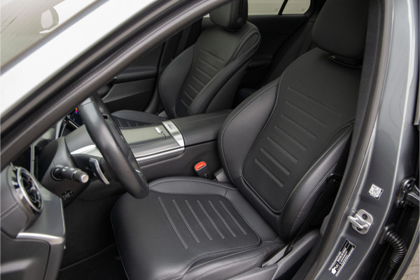 Mercedes-Benz C-Klasse Estate 300 e AMG Premium, Pano, Distronic, Trekhaak, Leder, Nightpakket 2023