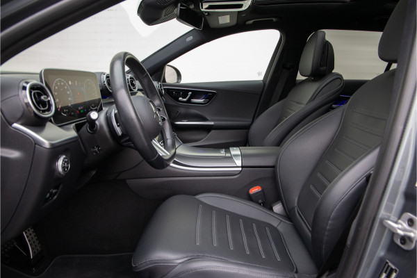 Mercedes-Benz C-Klasse Estate 300 e AMG Premium, Pano, Distronic, Trekhaak, Leder, Nightpakket 2023