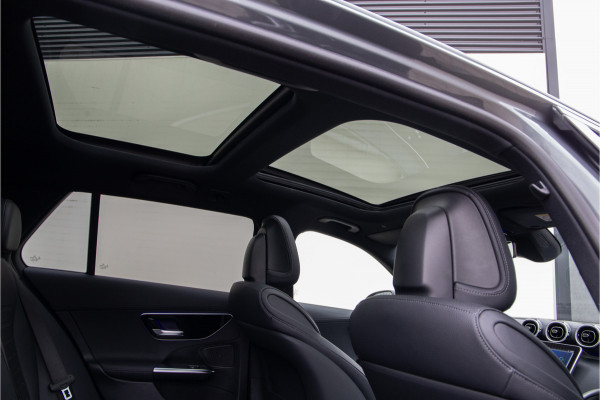 Mercedes-Benz C-Klasse Estate 300 e AMG Premium, Pano, Distronic, Trekhaak, Leder, Nightpakket 2023
