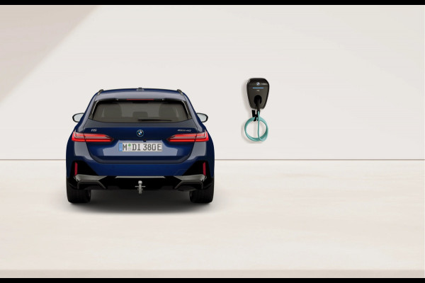 BMW i5 Touring eDrive40 - M-Sport Pro - Pano - Onderstel Prof - Trekhaak - Bowers & Wilkins