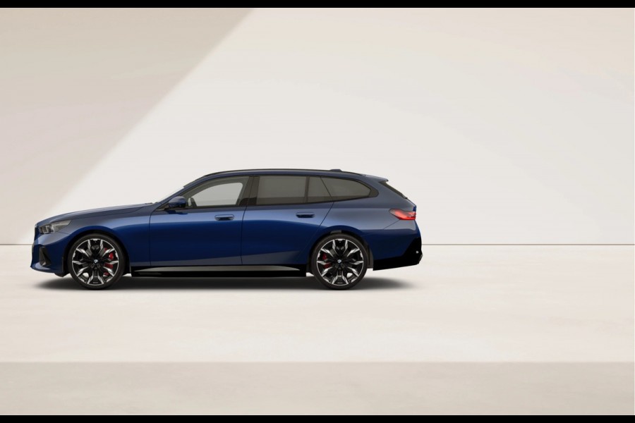BMW i5 Touring eDrive40 - M-Sport Pro - Pano - Onderstel Prof - Trekhaak - Bowers & Wilkins
