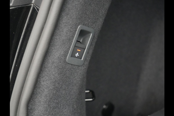 Audi Q4 e-tron 45 Quattro Advanced edition 77 kWh 265pk Dealer O.H. | SOH 97,9% | Trekhaak Af Fabriek | Adaptive Cruise | Camera | Sportstoelen & Stuur Verwarmd | Keyless | Navigatie | DAB | Virtual | Lane Assist |