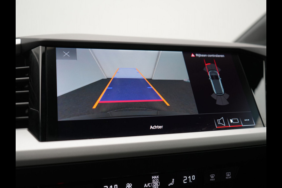 Audi Q4 e-tron 45 Quattro Advanced edition 77 kWh 265pk Dealer O.H. | SOH 97,9% | Trekhaak Af Fabriek | Adaptive Cruise | Camera | Sportstoelen & Stuur Verwarmd | Keyless | Navigatie | DAB | Virtual | Lane Assist |