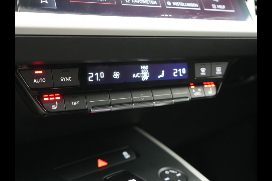 Audi Q4 e-tron 45 Quattro Advanced edition 77 kWh 265pk Dealer O.H. | SOH 97,9% | Trekhaak Af Fabriek | Adaptive Cruise | Camera | Sportstoelen & Stuur Verwarmd | Keyless | Navigatie | DAB | Virtual | Lane Assist |