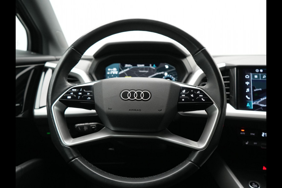 Audi Q4 e-tron 45 Quattro Advanced edition 77 kWh 265pk Dealer O.H. | SOH 97,9% | Trekhaak Af Fabriek | Adaptive Cruise | Camera | Sportstoelen & Stuur Verwarmd | Keyless | Navigatie | DAB | Virtual | Lane Assist |