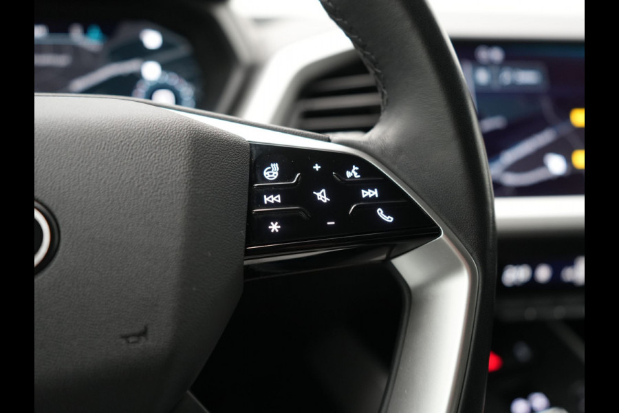Audi Q4 e-tron 45 Quattro Advanced edition 77 kWh 265pk Dealer O.H. | SOH 97,9% | Trekhaak Af Fabriek | Adaptive Cruise | Camera | Sportstoelen & Stuur Verwarmd | Keyless | Navigatie | DAB | Virtual | Lane Assist |