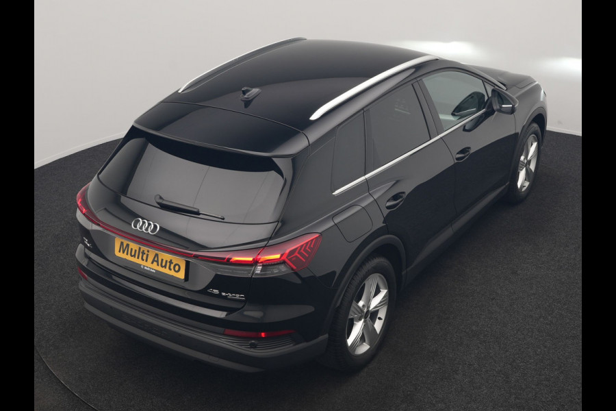 Audi Q4 e-tron 45 Quattro Advanced edition 77 kWh 265pk Dealer O.H. | SOH 97,9% | Trekhaak Af Fabriek | Adaptive Cruise | Camera | Sportstoelen & Stuur Verwarmd | Keyless | Navigatie | DAB | Virtual | Lane Assist |