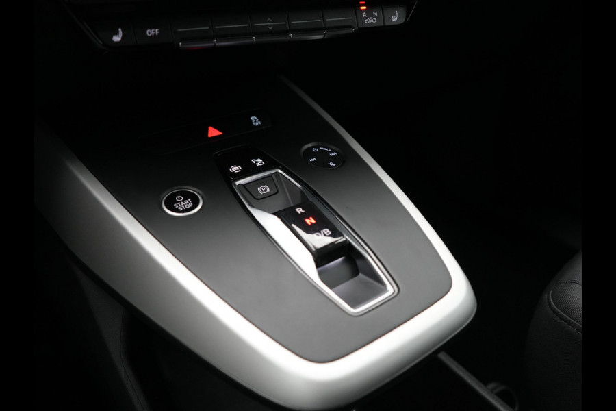 Audi Q4 e-tron 45 Quattro Advanced edition 77 kWh 265pk Dealer O.H. | SOH 97,9% | Trekhaak Af Fabriek | Adaptive Cruise | Camera | Sportstoelen & Stuur Verwarmd | Keyless | Navigatie | DAB | Virtual | Lane Assist |