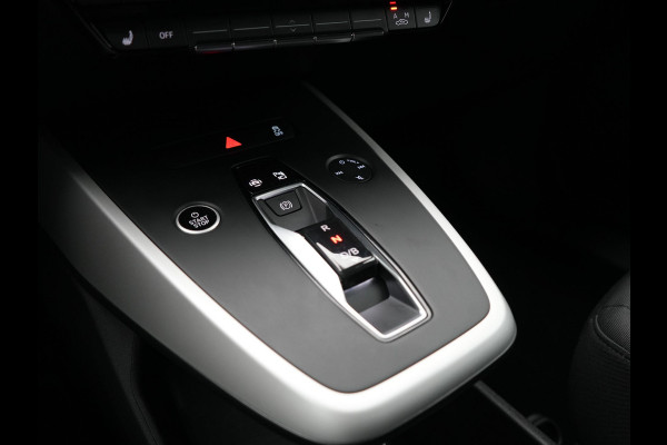Audi Q4 e-tron 45 Quattro Advanced edition 77 kWh 265pk Dealer O.H. | SOH 97,9% | Trekhaak Af Fabriek | Adaptive Cruise | Camera | Sportstoelen & Stuur Verwarmd | Keyless | Navigatie | DAB | Virtual | Lane Assist |
