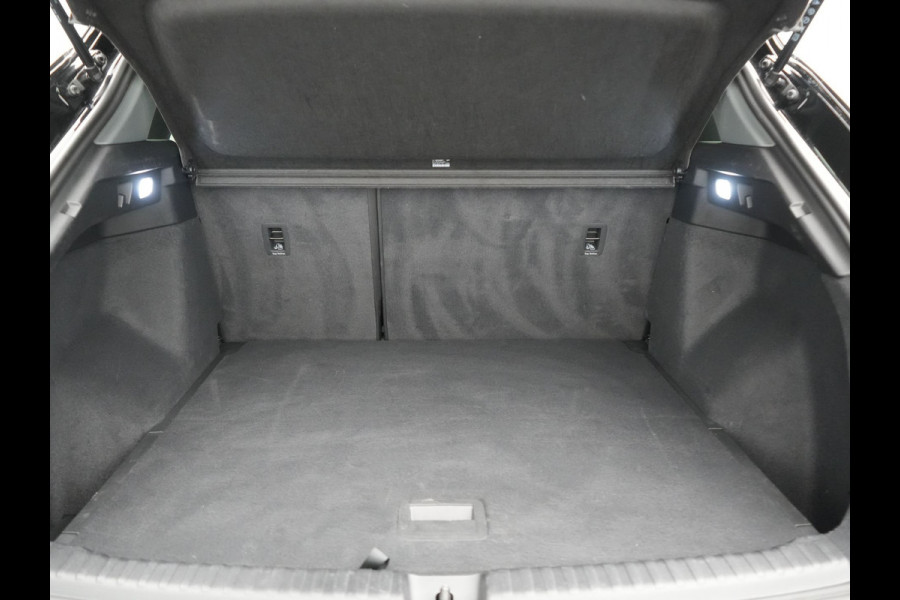 Audi Q4 e-tron 45 Quattro Advanced edition 77 kWh 265pk Dealer O.H. | SOH 97,9% | Trekhaak Af Fabriek | Adaptive Cruise | Camera | Sportstoelen & Stuur Verwarmd | Keyless | Navigatie | DAB | Virtual | Lane Assist |