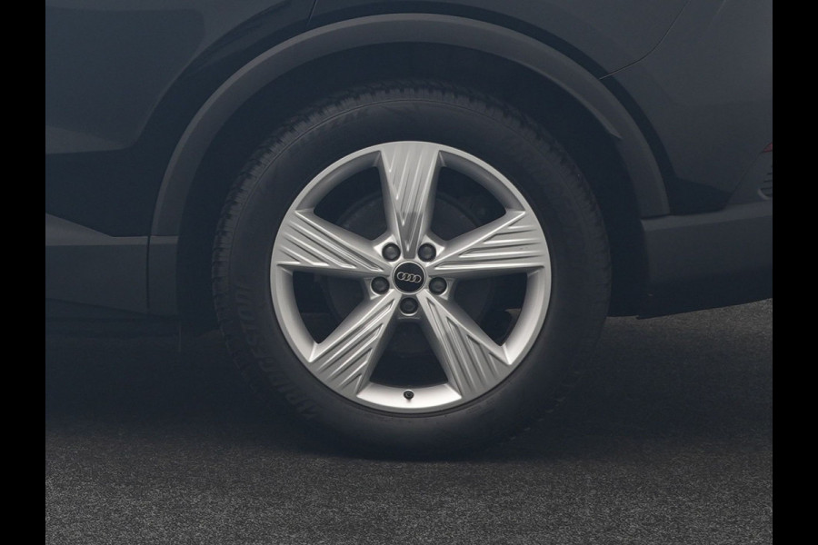 Audi Q4 e-tron 45 Quattro Advanced edition 77 kWh 265pk Dealer O.H. | SOH 97,9% | Trekhaak Af Fabriek | Adaptive Cruise | Camera | Sportstoelen & Stuur Verwarmd | Keyless | Navigatie | DAB | Virtual | Lane Assist |