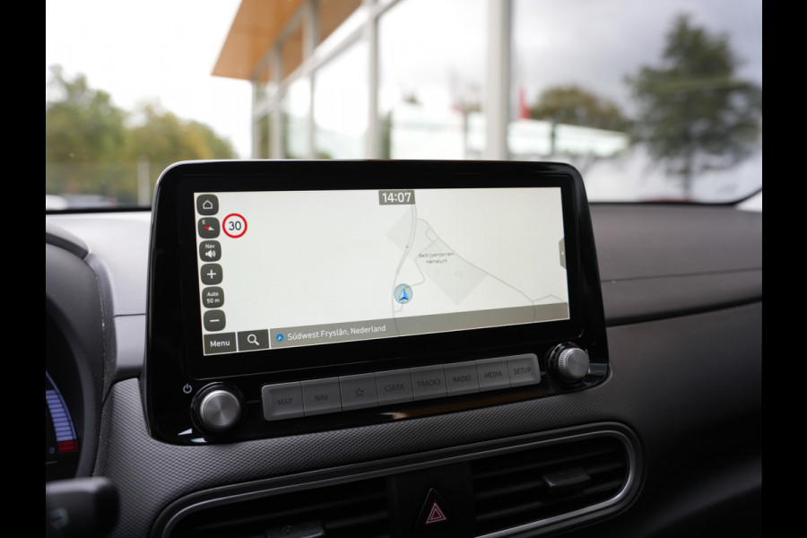 Hyundai Kona EV Limited 64 kWh SOH 99% | Stoelverwarming&ventilatie | Cruise control adaptief met stop&go en stuurhulp | Head-up display