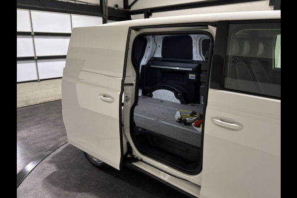 Volkswagen ID. Buzz Cargo 77 kWh | SOH 95,3% | Trekhaak Elek. | Stuur verwarmd | Climatronic | Pass. bank