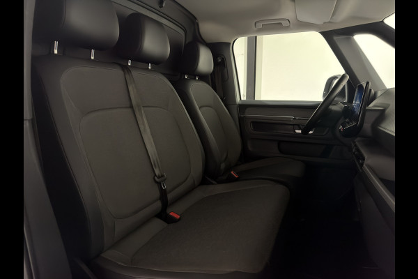 Volkswagen ID. Buzz Cargo 77 kWh | SOH 95,3% | Trekhaak Elek. | Stuur verwarmd | Climatronic | Pass. bank