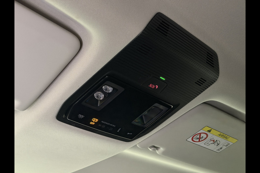 Volkswagen ID. Buzz Cargo 77 kWh | SOH 95,3% | Trekhaak Elek. | Stuur verwarmd | Climatronic | Pass. bank