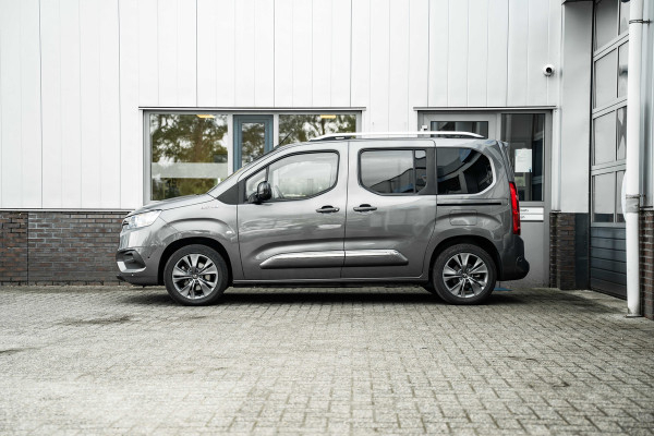 Toyota ProAce Verso | Pano dak | 5-Persoons | Achteruitrijcamera | PDC V+A | Last minute deal, geldig t/m 31-10-2026, profiteer nu! Van €26.950 naar €25.950