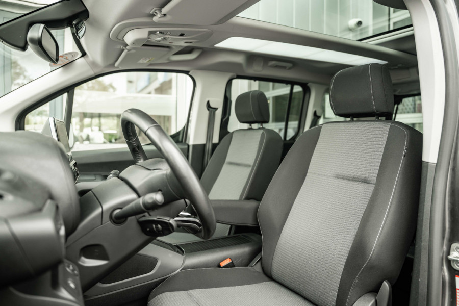 Toyota ProAce Verso | Pano dak | 5-Persoons | Achteruitrijcamera | PDC V+A | Last minute deal, geldig t/m 31-10-2026, profiteer nu! Van €26.950 naar €25.950