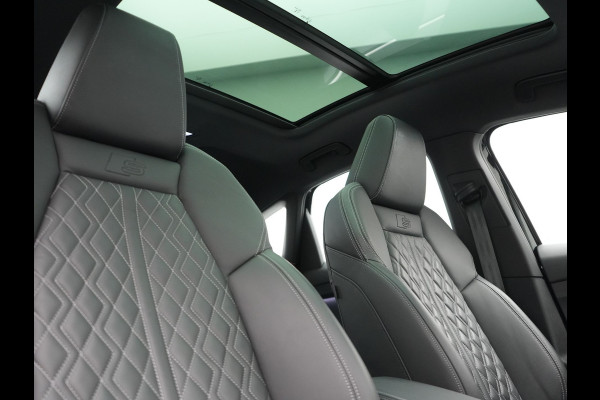 Audi Q4 Sportback e-tron 40 S edition 77 kWh 204pk Dealer O.H. | Trekhaak Af Fabriek | Panodak | Adaptive Cruise | Head Up | 360 Camera | Matrix LED | Lederen Sportstoelen & Stuur Verwarmd | Keyless | Apple Carplay | Navigatie | DAB | 20"L.M |