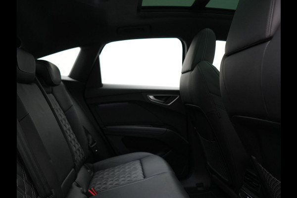 Audi Q4 Sportback e-tron 40 S edition 77 kWh 204pk Dealer O.H. | Trekhaak Af Fabriek | Panodak | Adaptive Cruise | Head Up | 360 Camera | Matrix LED | Lederen Sportstoelen & Stuur Verwarmd | Keyless | Apple Carplay | Navigatie | DAB | 20"L.M |