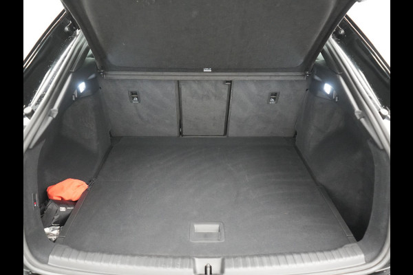 Audi Q4 Sportback e-tron 40 S edition 77 kWh 204pk Dealer O.H. | Trekhaak Af Fabriek | Panodak | Adaptive Cruise | Head Up | 360 Camera | Matrix LED | Lederen Sportstoelen & Stuur Verwarmd | Keyless | Apple Carplay | Navigatie | DAB | 20"L.M |