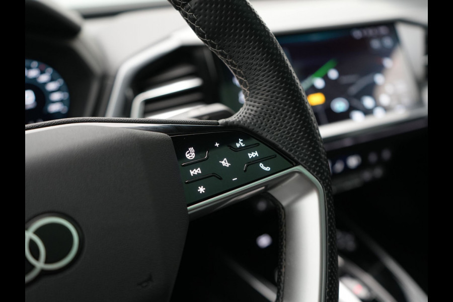 Audi Q4 Sportback e-tron 40 S edition 77 kWh 204pk Dealer O.H. | Trekhaak Af Fabriek | Panodak | Adaptive Cruise | Head Up | 360 Camera | Matrix LED | Lederen Sportstoelen & Stuur Verwarmd | Keyless | Apple Carplay | Navigatie | DAB | 20"L.M |
