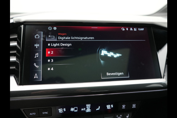 Audi Q4 Sportback e-tron 40 S edition 77 kWh 204pk Dealer O.H. | Trekhaak Af Fabriek | Panodak | Adaptive Cruise | Head Up | 360 Camera | Matrix LED | Lederen Sportstoelen & Stuur Verwarmd | Keyless | Apple Carplay | Navigatie | DAB | 20"L.M |