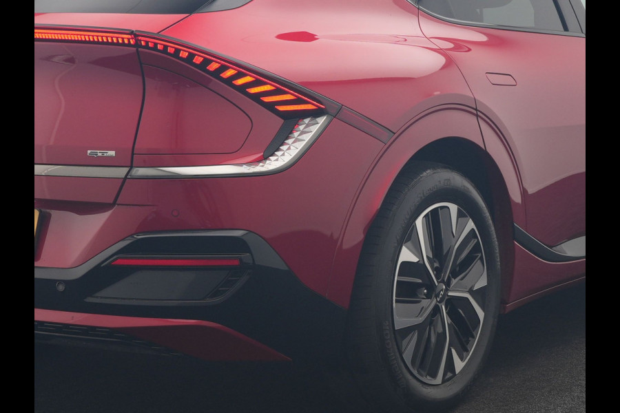 Kia Ev6 GT-Line 77.4 kWh 229pk Dealer O.H. | SOH 97,4% | Adaptive Cruise | Camera | Alcantara Sportstoelen Memory & Ventilatie | BLIS | Keyless | Stoelen & Stuur Verwarmd | Apple Carplay | Navigatie | DAB |