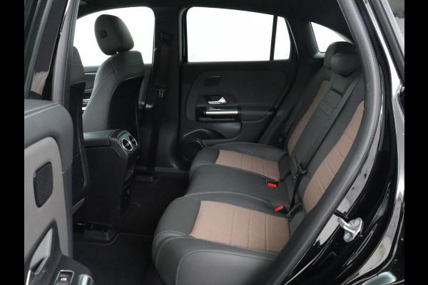 Mercedes-Benz EQA 250 Business Solution Luxury 67 kWh | SOH 96,1% | Keyless Entry | LED | Trekhaak | Sfeerverlichting | Camera |