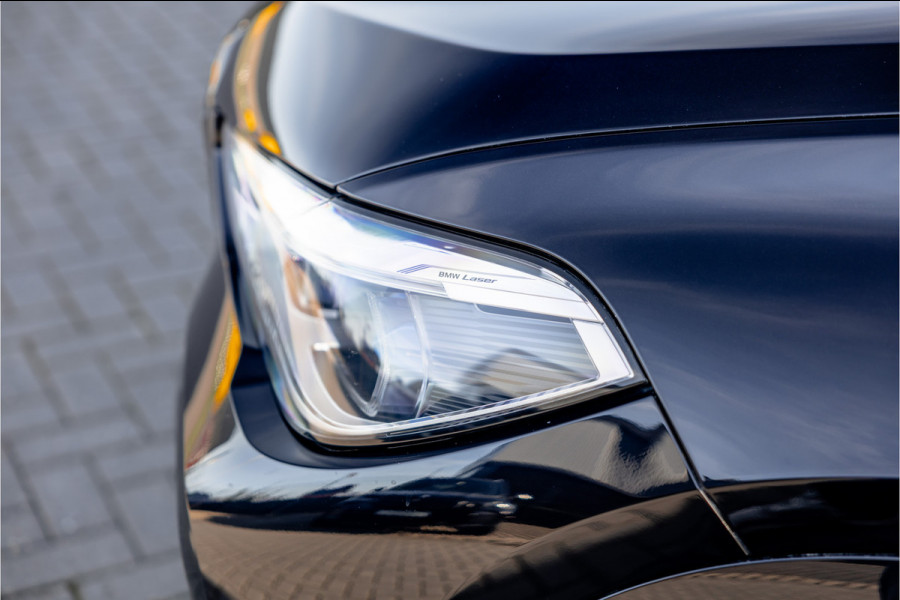 BMW X6 M50i High Executive - M Sport | Panorama | 4-wielsturing | H&K | Soft Close | 360 Camera