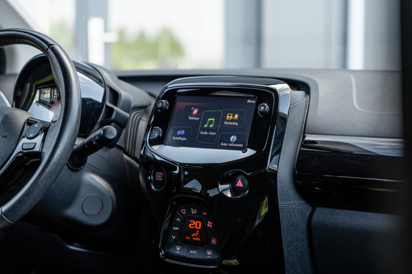 Peugeot 108 1.0 e-VTi Allure / Automaat / 50dkm NAP / Camera / Carplay / Org. NL / Keyless Entry